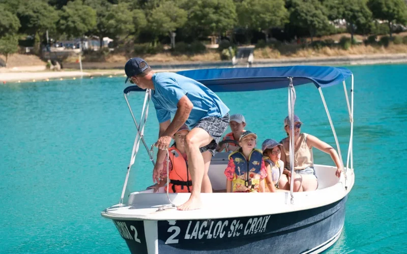 Retour de sortie en bateau sur le lac de Sainte Croix du Verdon