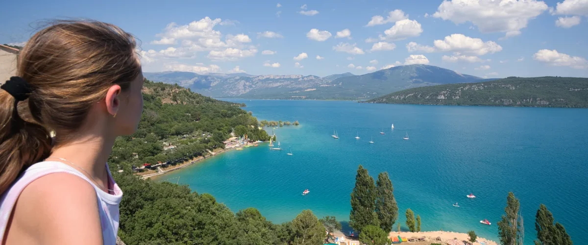 Vue sur le lac de Sainte Croix du Verdon